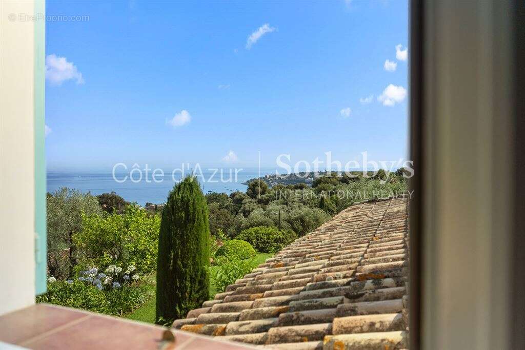 Charmante villa d'architecte avec vue panoramique sur la mer, piscine et jardin paysager à Menton - photo 17