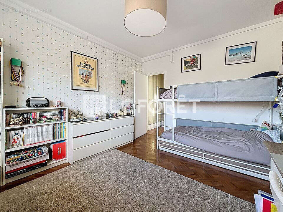 Appartement de standing au dernier étage - T4 de 112 m² - Marseille 8e - photo 14