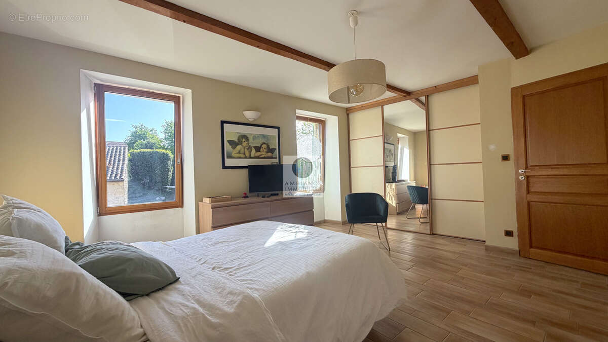 Maison à ETOILE-SUR-RHONE