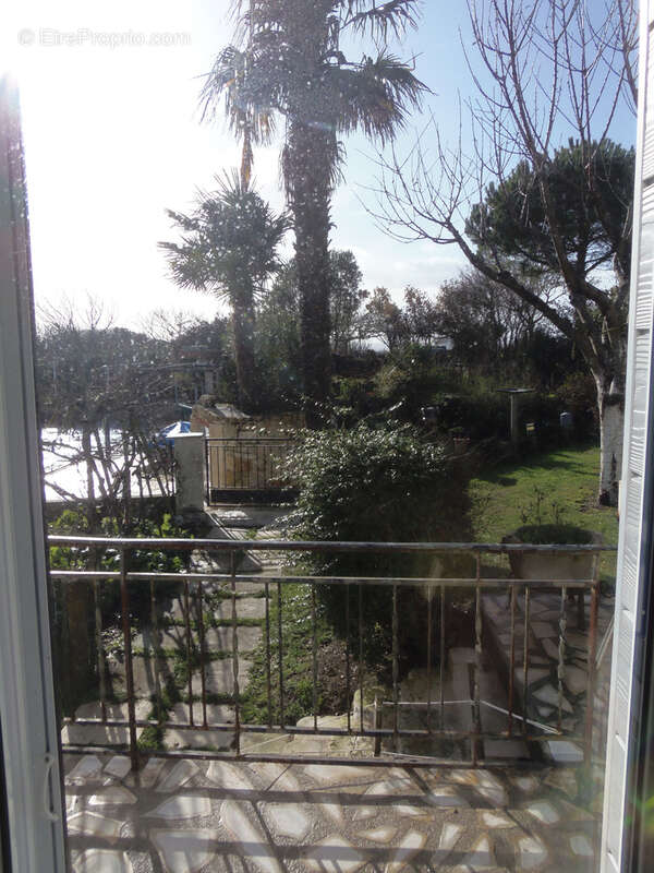 Maison à CHENAC-SAINT-SEURIN-D'UZET