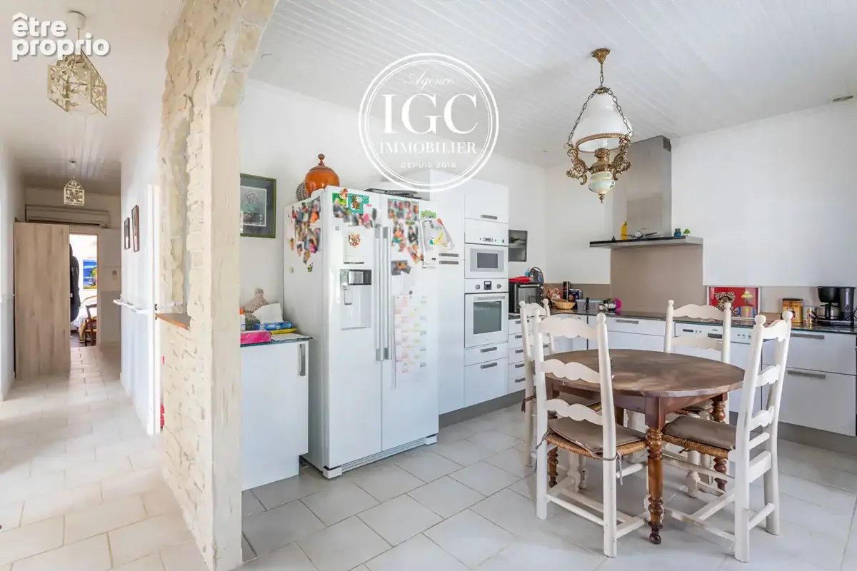 MAISON T5 + DEPENDANCE T1 - 126 m² sur parcelle de 311m² -- MARIGNANE - photo 4