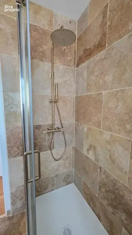 Appartement de type 3  79 m² ,  renove avec gout au 6 eme etage et avec ascenseur - - photo 10