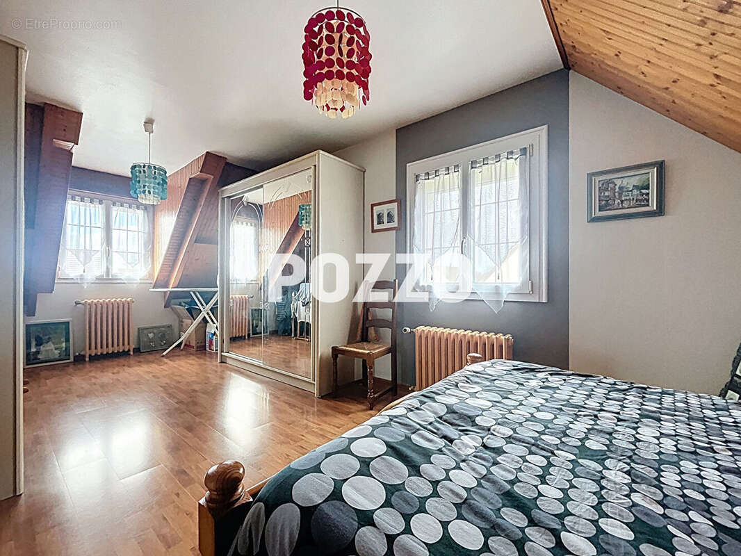 Maison à FEUGUEROLLES-BULLY