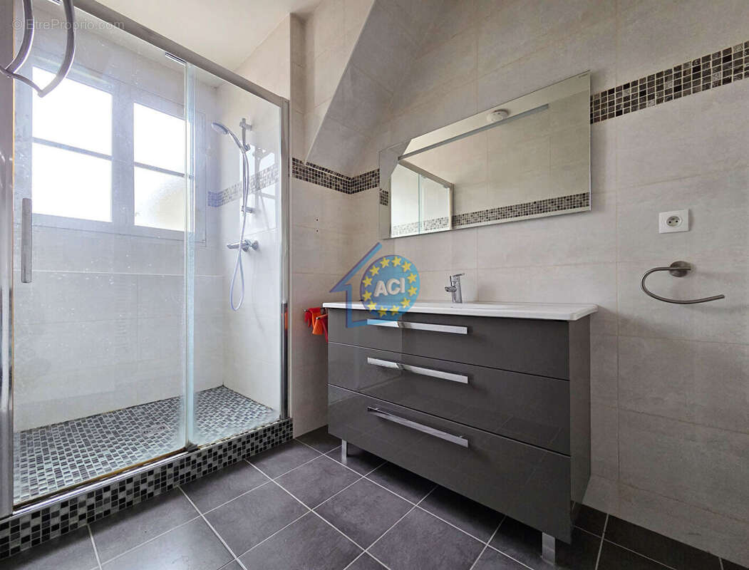 Appartement à MANTES-LA-JOLIE