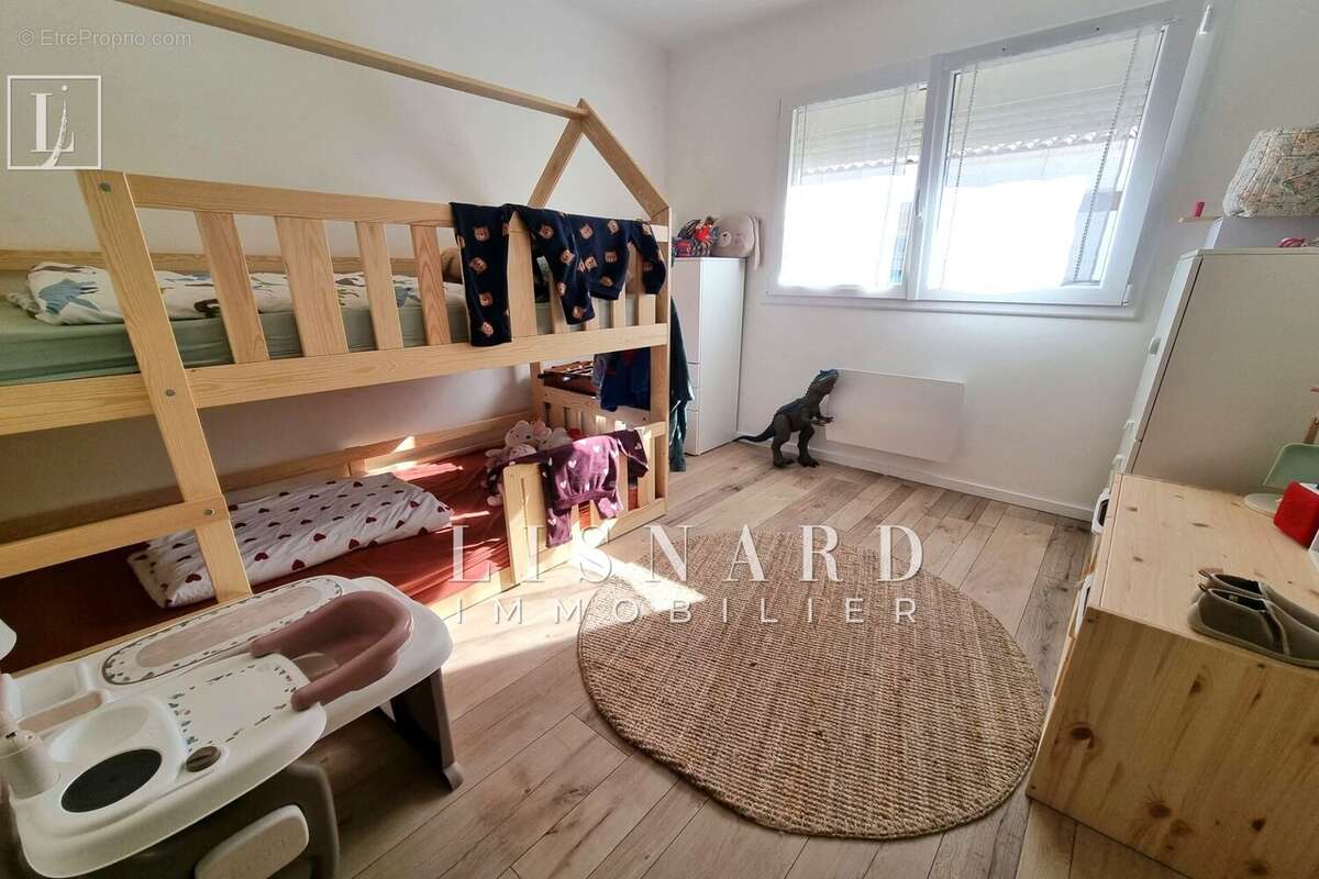 Appartement à VALLAURIS