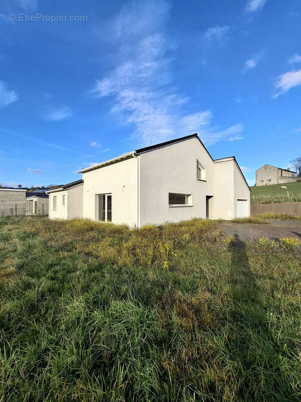 Maison à SAINT-PIERRE-EYNAC