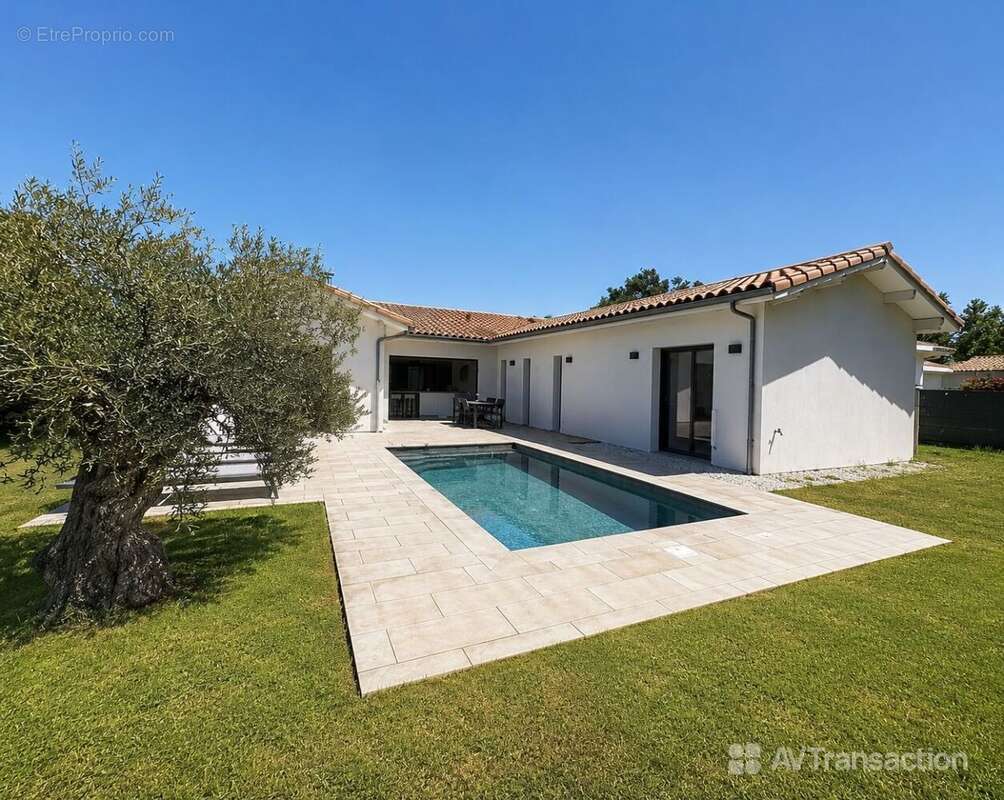 Maison à MEES