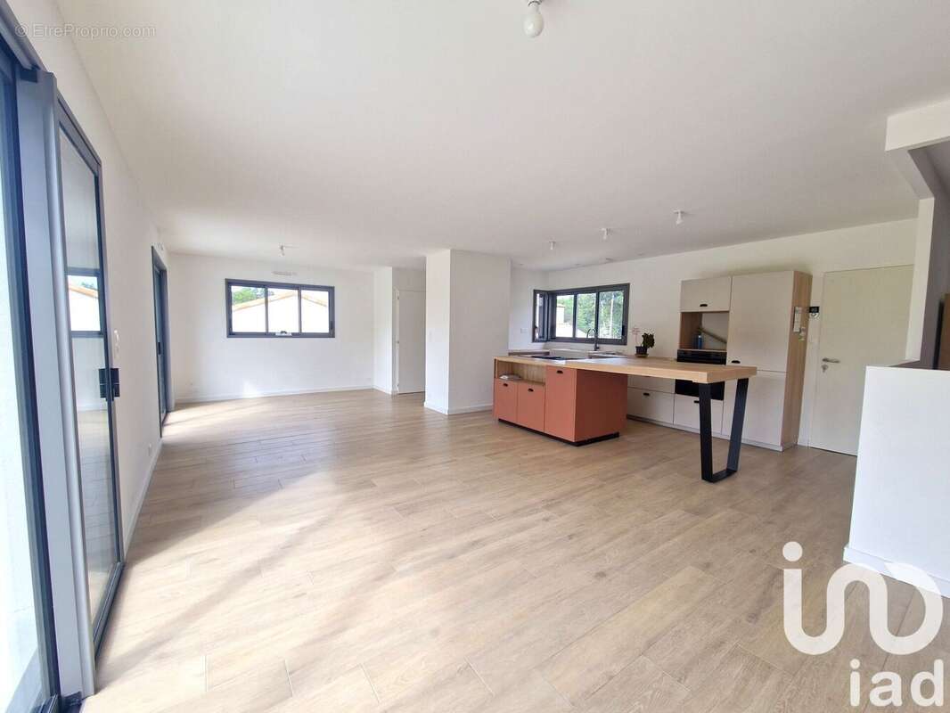 Photo 2 - Maison à LANDERONDE