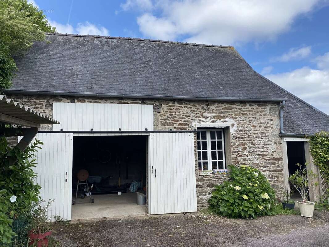 Maison à PONT-MELVEZ