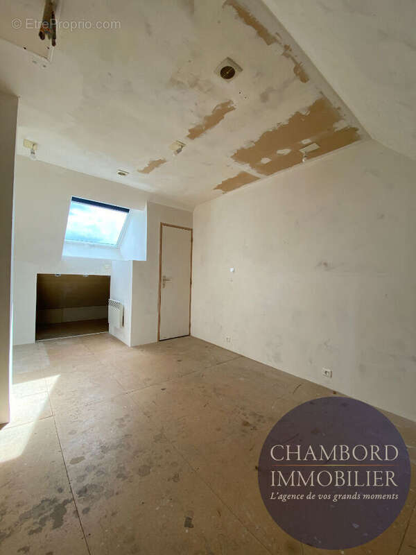 Maison à SAINT-SULPICE-DE-POMMERAY