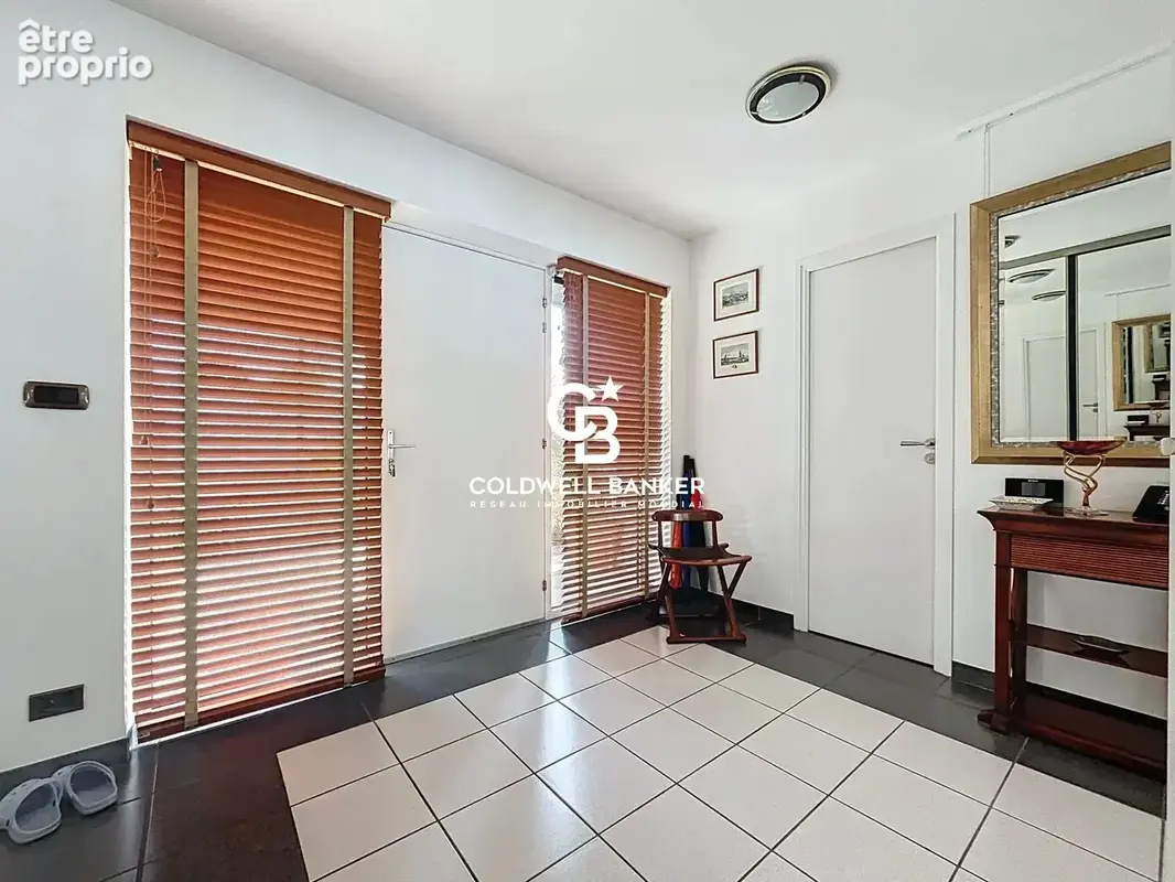 Une Oasis Confidentielle avec Piscine et Garage au Cœur de La Rochelle - photo 16