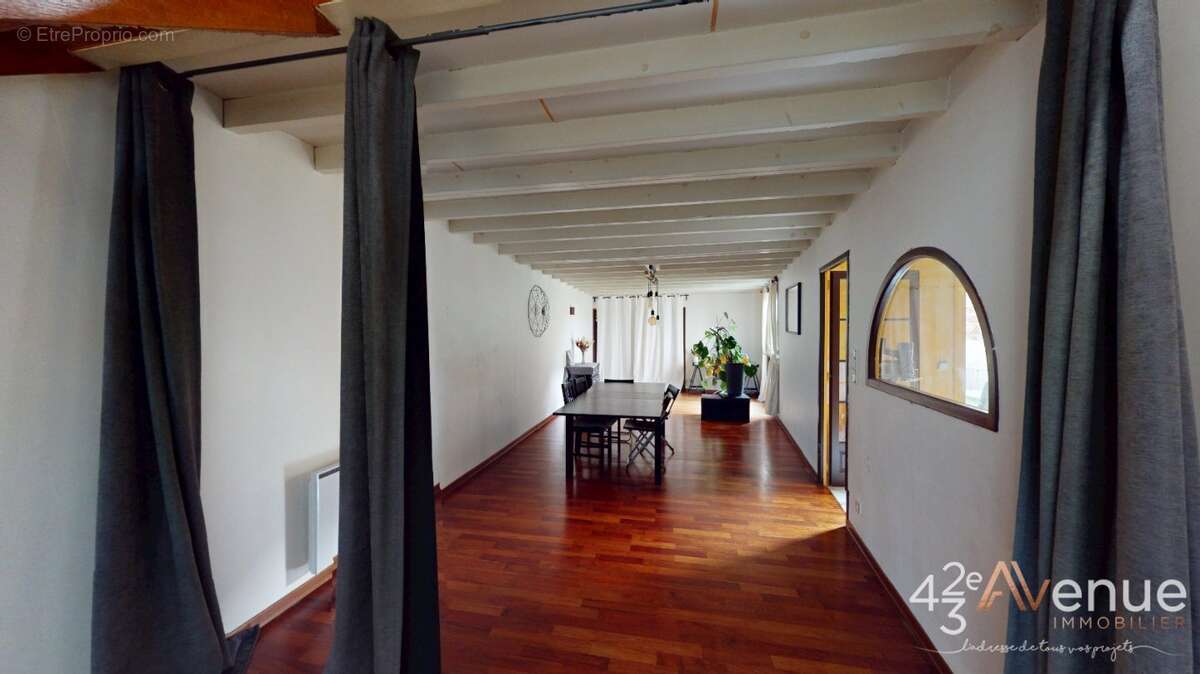 Appartement à SAINT-ETIENNE