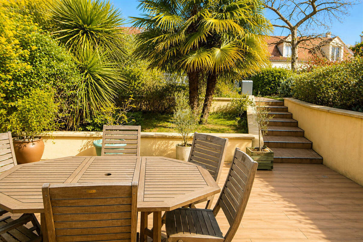 Maison  TRIEL-SUR-SEINE 6 pièce(s) 121 m² - photo 15