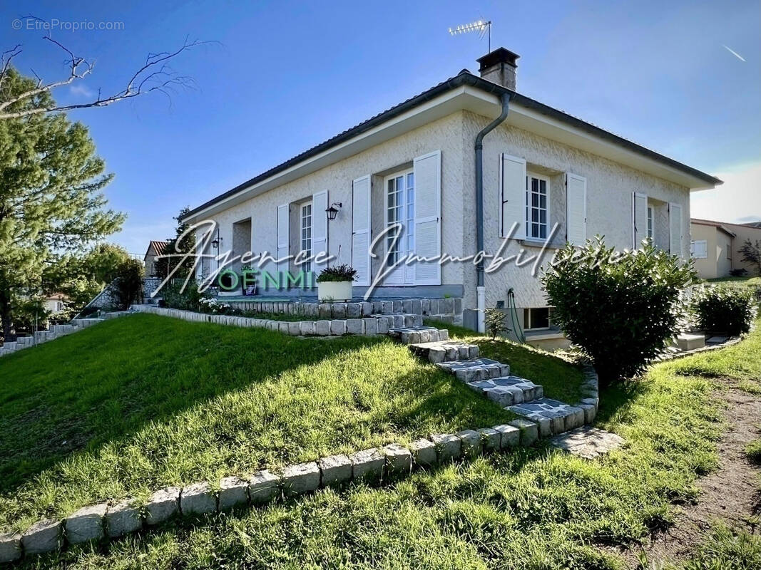 Maison à ECOTAY-L&#039;OLME