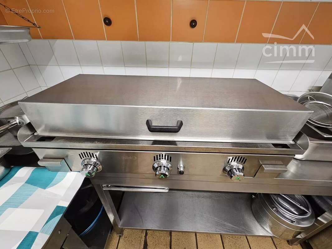 Commerce à MONTIGNAC