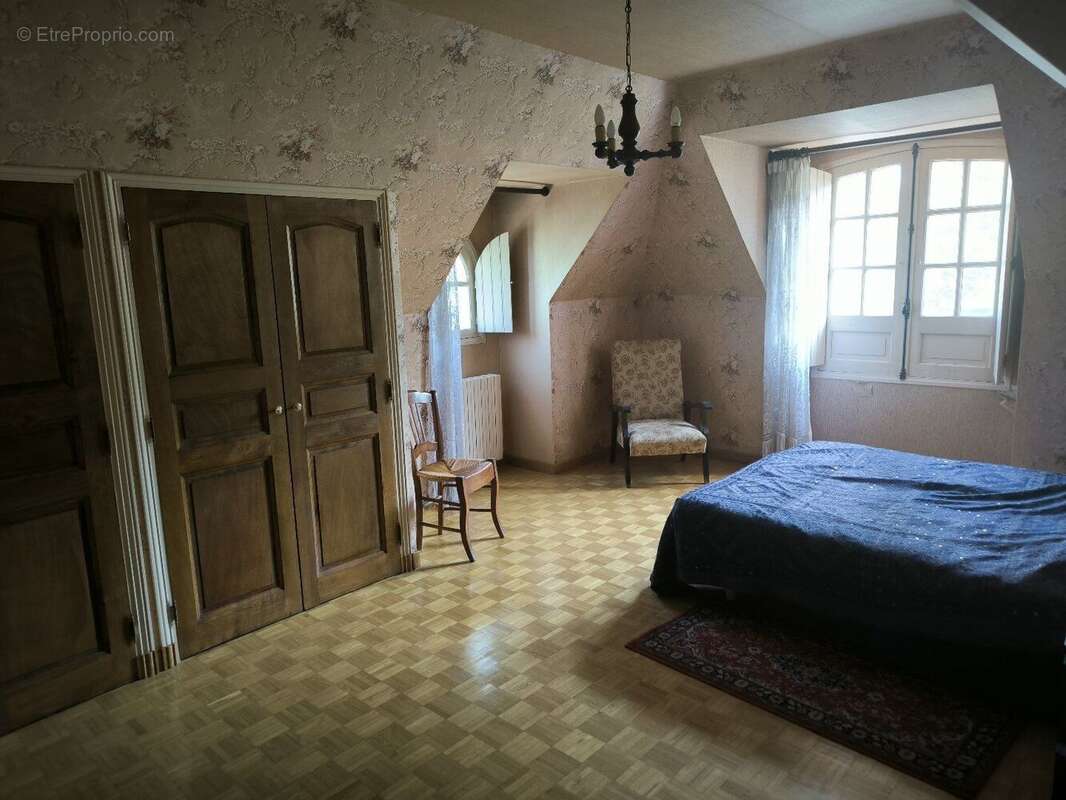 Maison Ile de France de qualité . Jardin clos . Foix . - photo 9