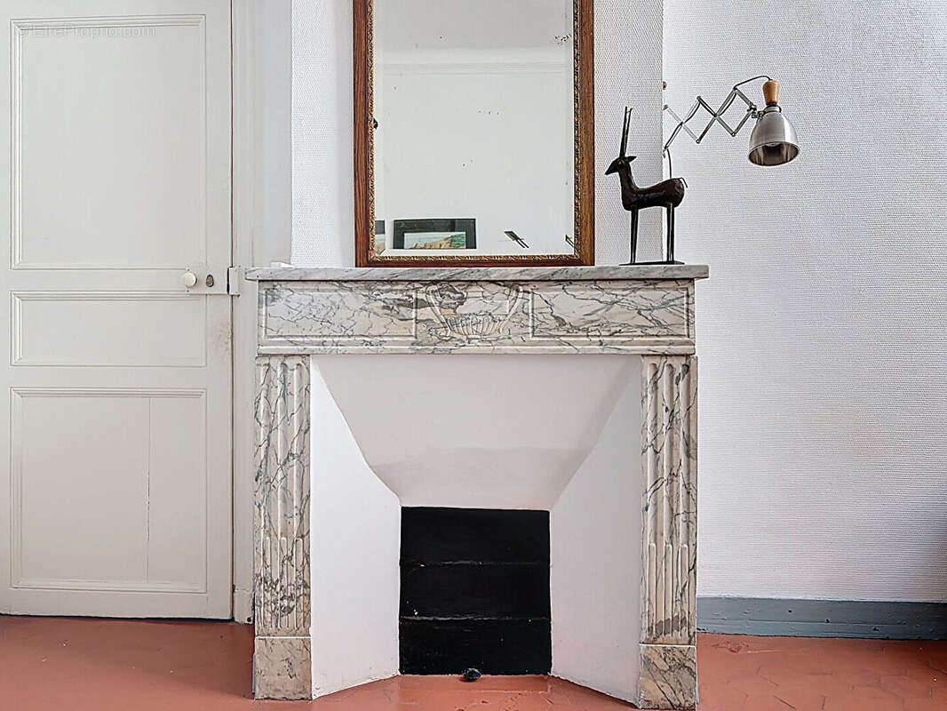 Appartement à MARSEILLE-1E