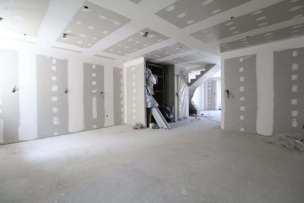 Maison à SAINT-SERNIN-SUR-RANCE