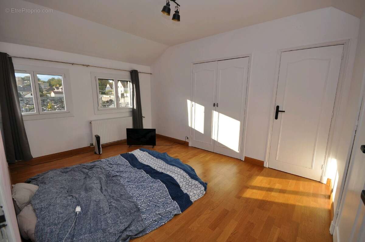 Maison à BRUYERES-LE-CHATEL