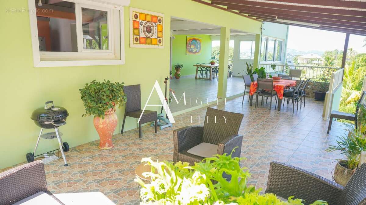 Maison à RIVIERE-SALEE