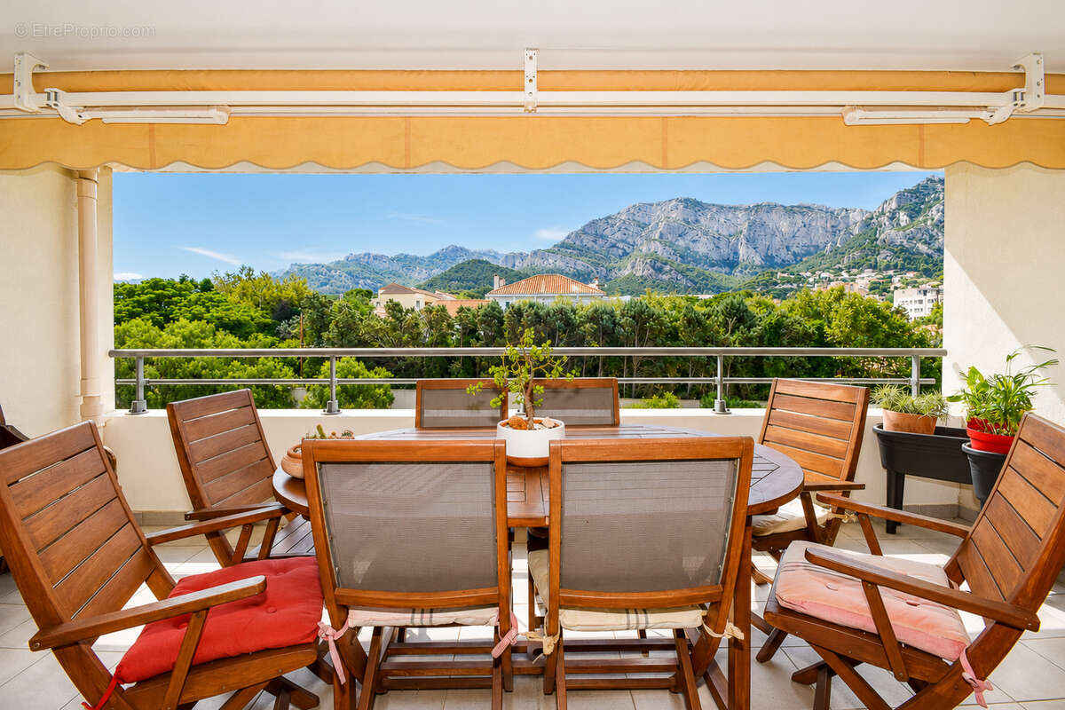 Duplex 150m2 - dernier étage - vue mer et collines - Madrague Montredon - 13008 Marseille n°6