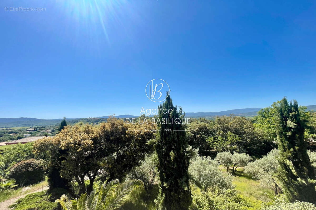 Maison à SAINT-MAXIMIN-LA-SAINTE-BAUME