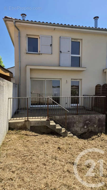 Maison 78 m² à Jassans-Riottier  - photo 4