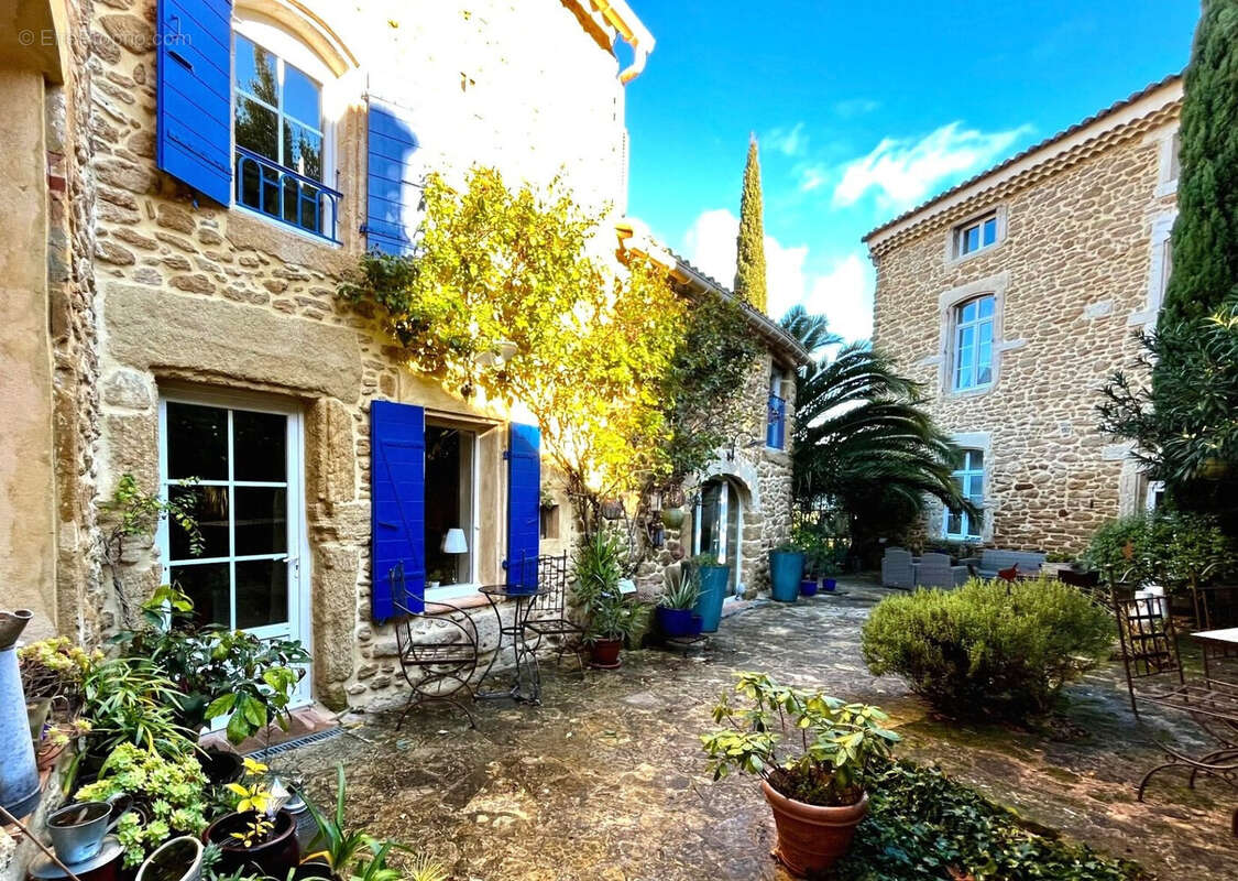 Maison à SUZE-LA-ROUSSE