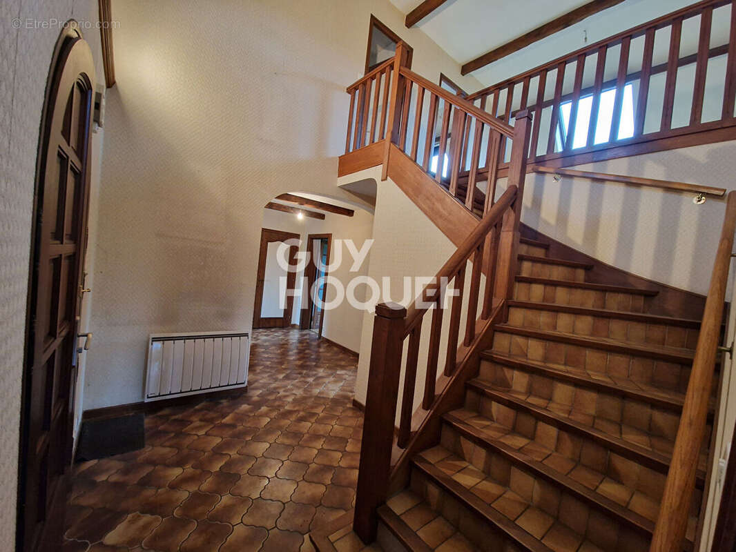 Maison à BRUYERES-ET-MONTBERAULT