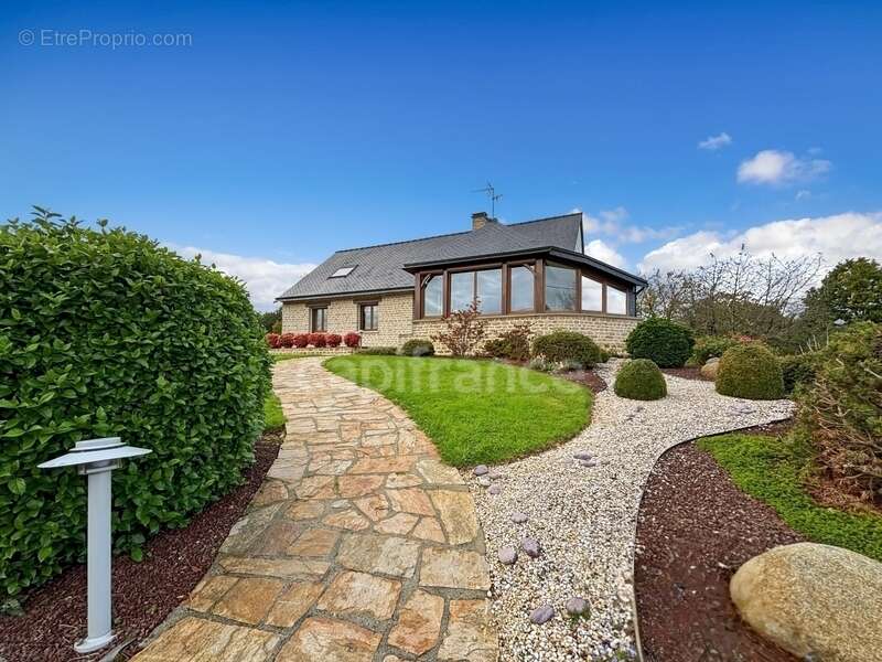 Maison à VILLEDIEU-LES-POELES