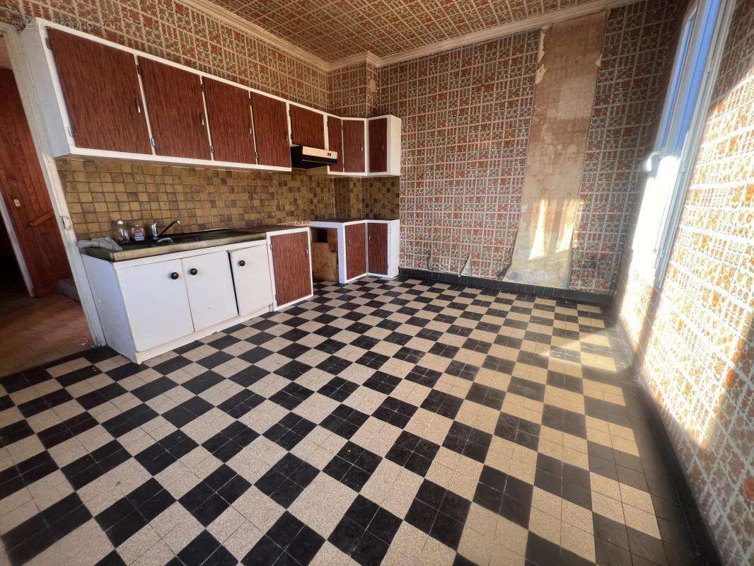 Maison à LES CLAYES-SOUS-BOIS