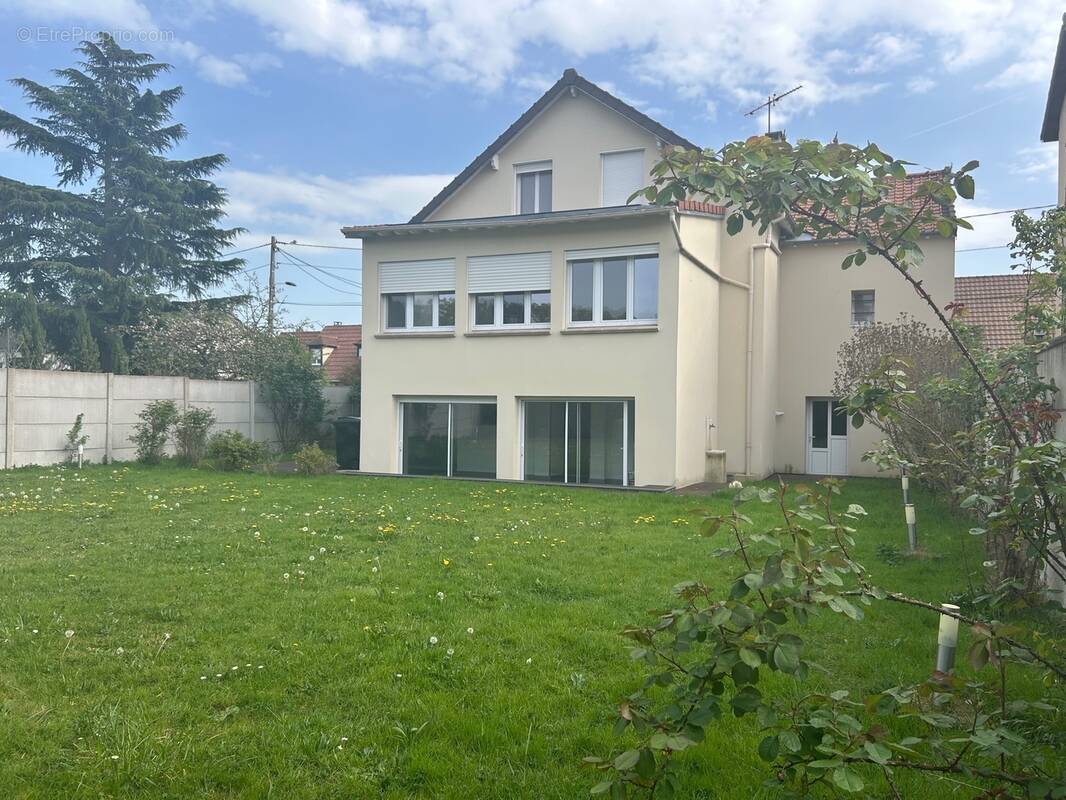 Maison à PONTAULT-COMBAULT