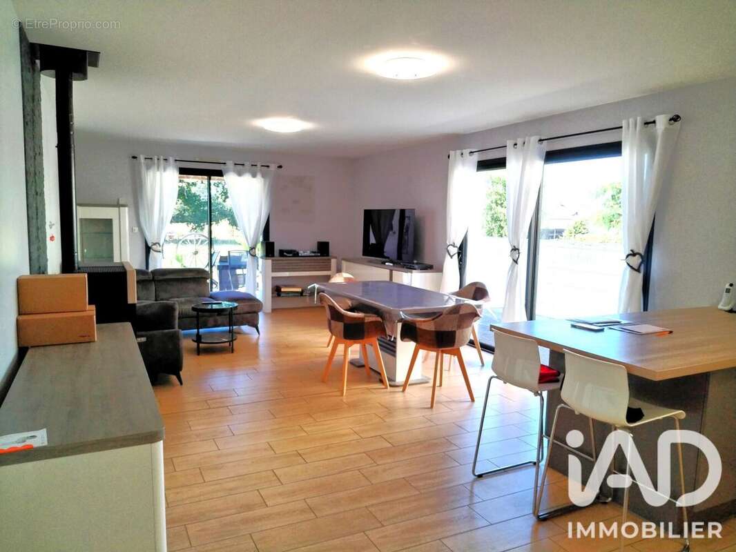 Maison 106 m² à Les Cheris  - photo 7