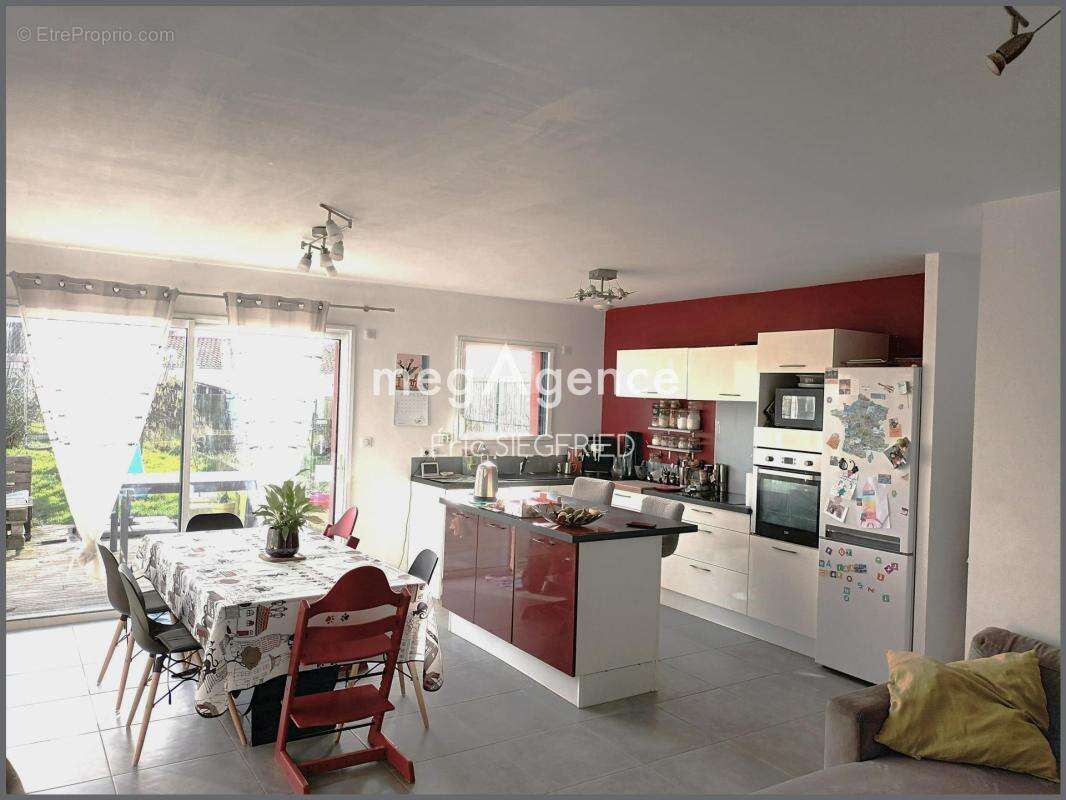 Maison à GIVRAND