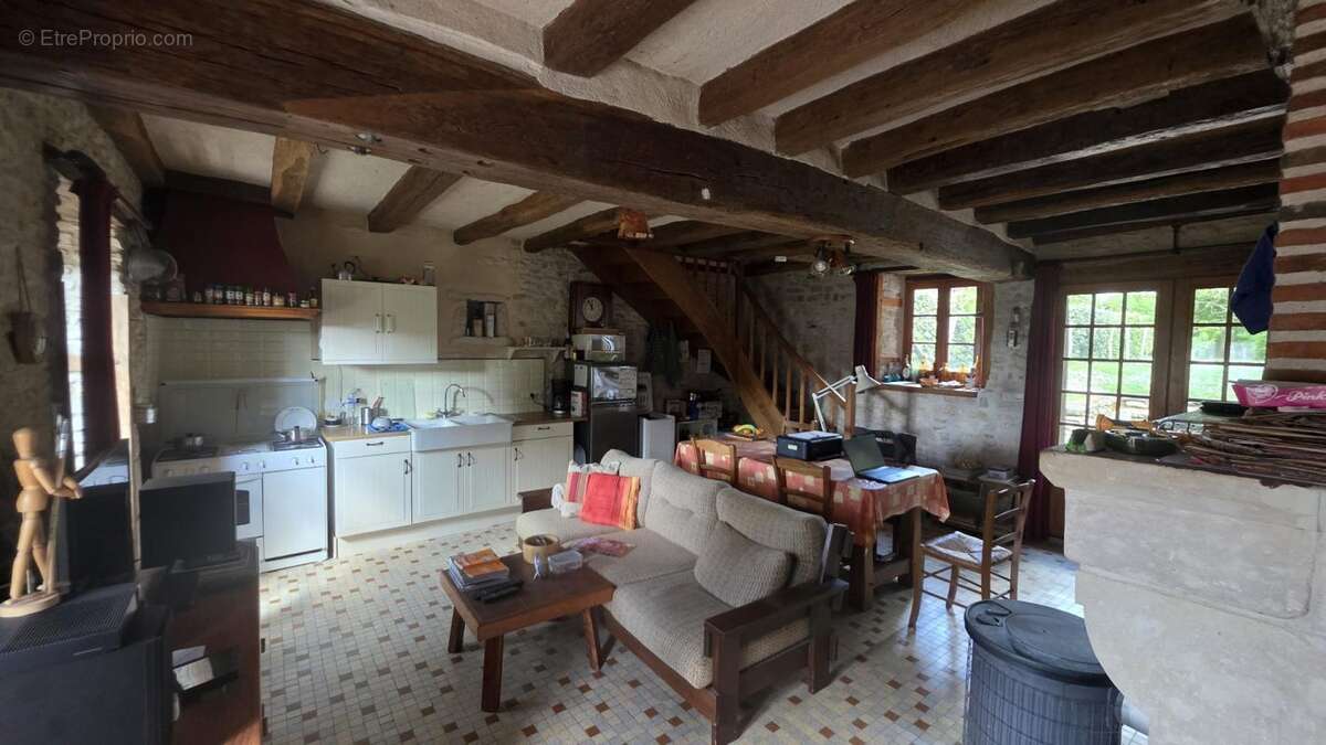 Maison à MEZIERES-EN-BRENNE