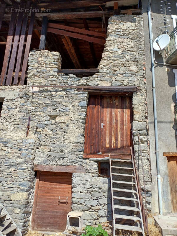 Achat - vente  : maison - chalet - grange - bel ensemble  a renover - montagny 73350 - photo 7