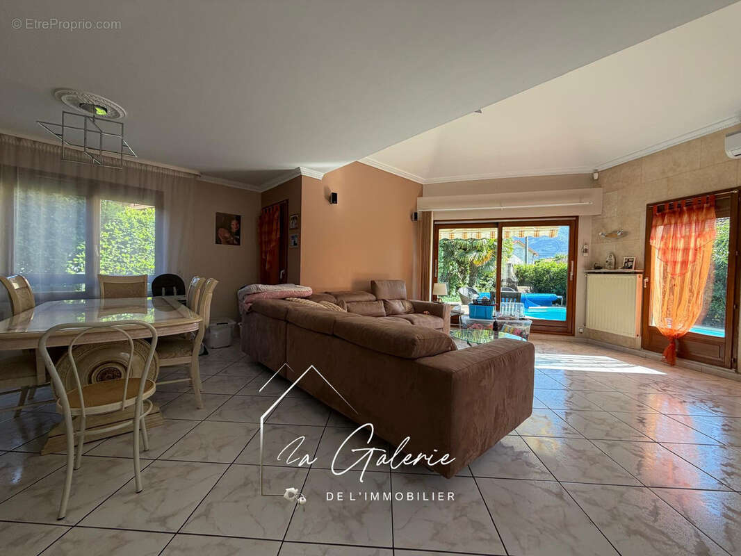 Belle maison avec piscine a saint egreve - photo 7