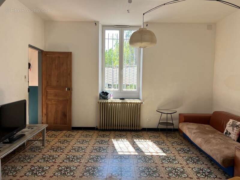 Maison à SAINT-JULIEN-LES-ROSIERS