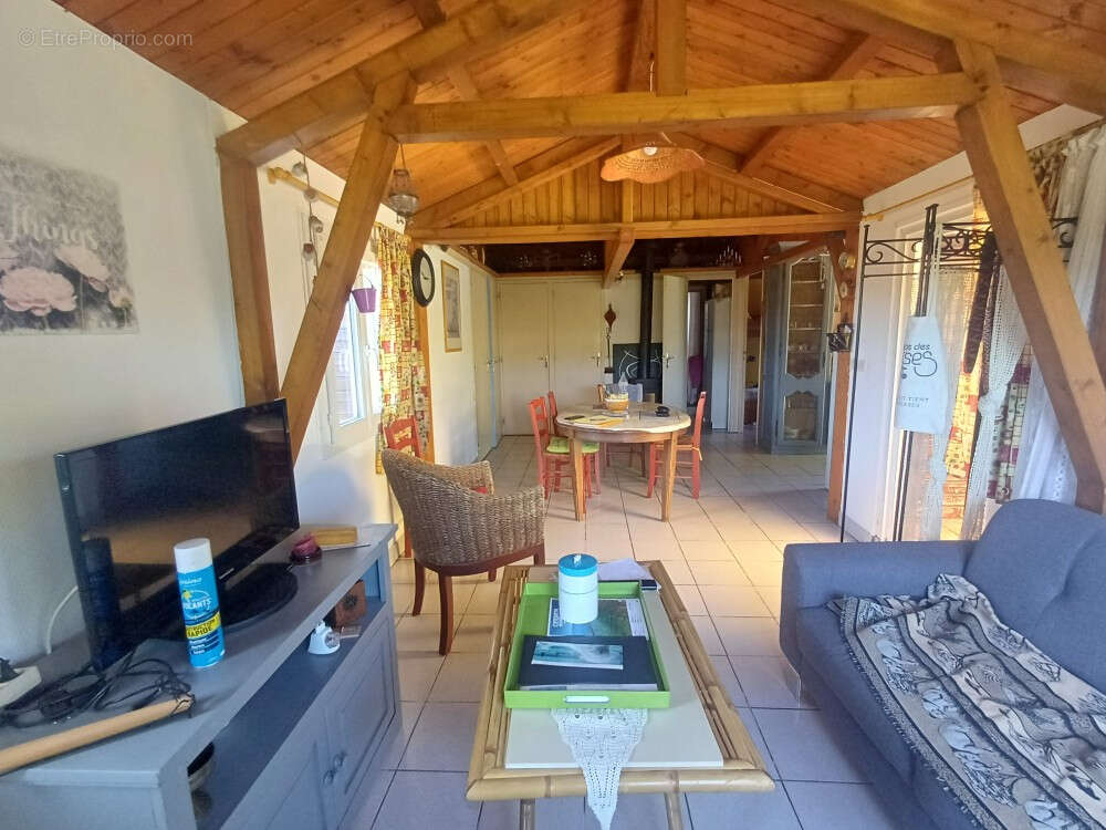 Terrain à SAINT-GEORGES-DE-LA-RIVIERE