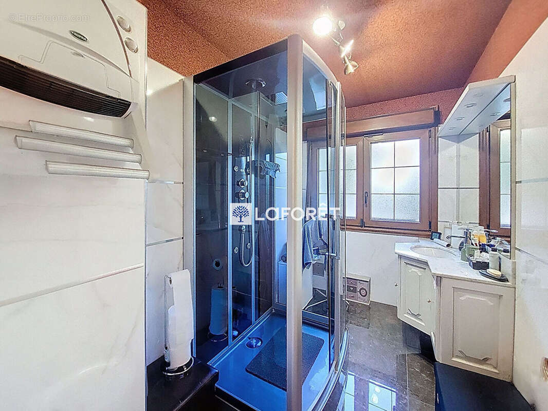 Maison à MAREST-DAMPCOURT