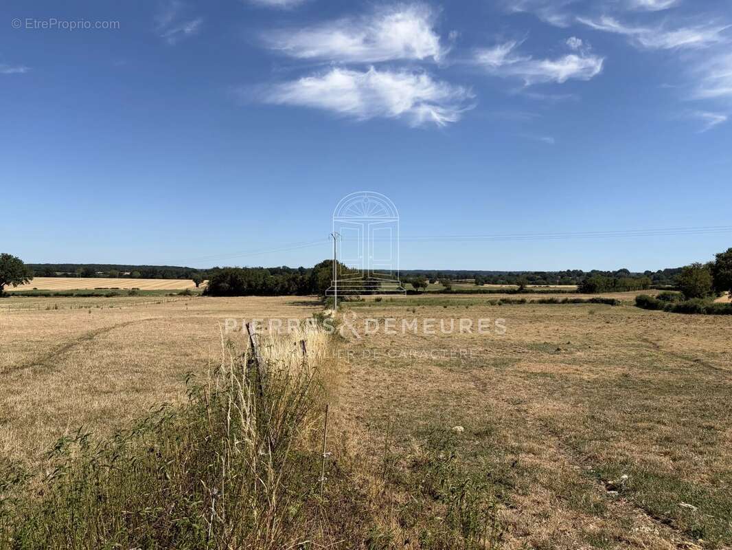 Fermette et ses 1400 m² de dépendances sur 5 hectares - photo 16