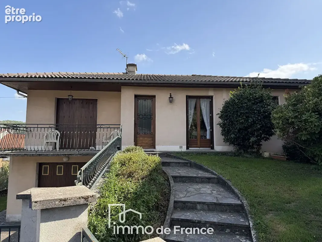 Coeur de Ville,Maison T5 avec terrasse, garage et terrain clos - photo 1