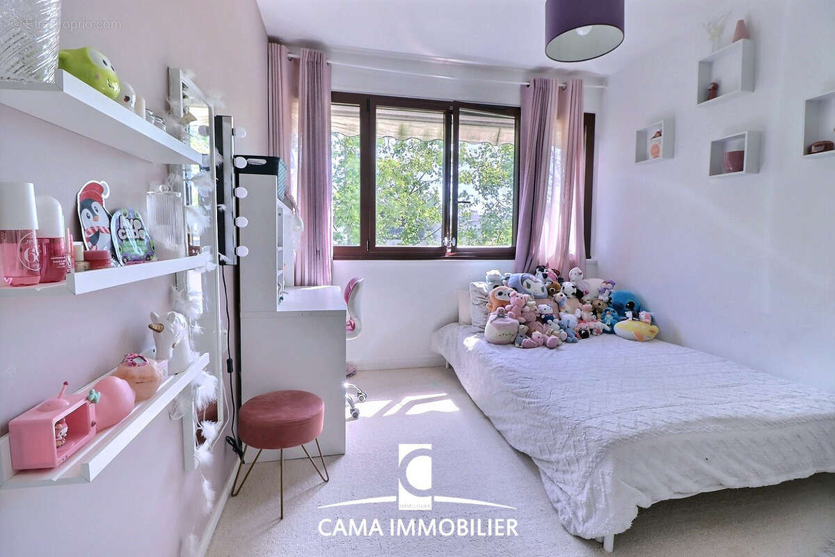 Appartement à FONTENAY-LE-FLEURY