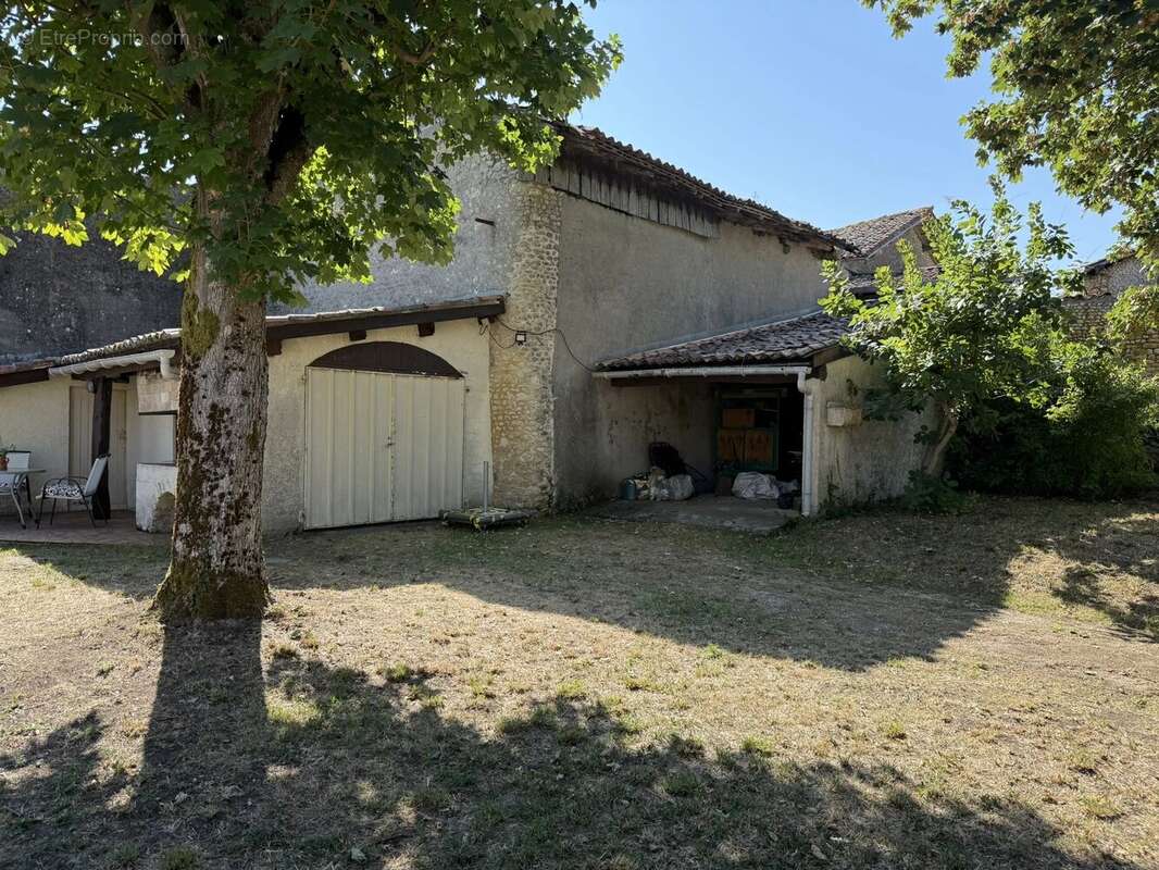 Maison en pierre avec 2 chambres et salle de douche au rez de chaussée - photo 16
