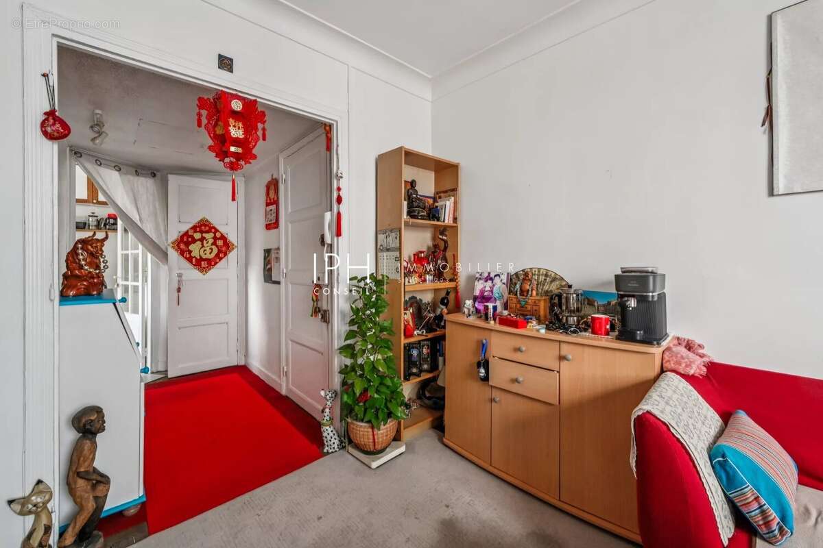 Appartement à COURBEVOIE