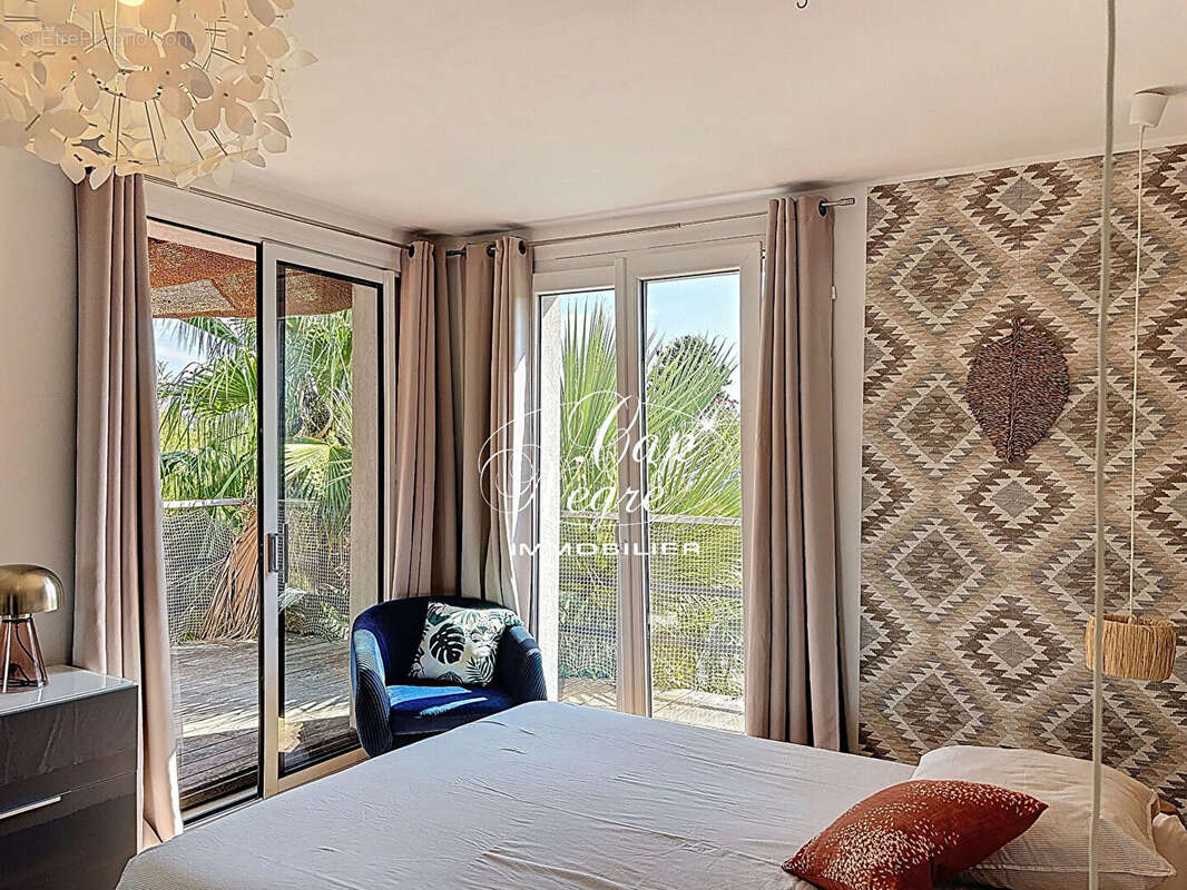 Villa clé en main 4 chambres proche centre et mer à vendre à cavalaire sur mer - golfe de saint tropez - photo 6