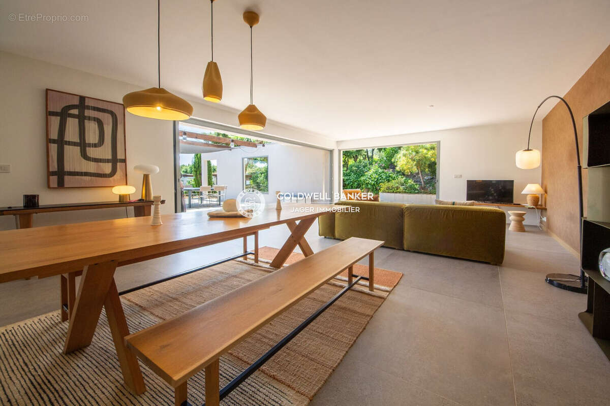 Maison 171 m² à Grimaud  - photo 4