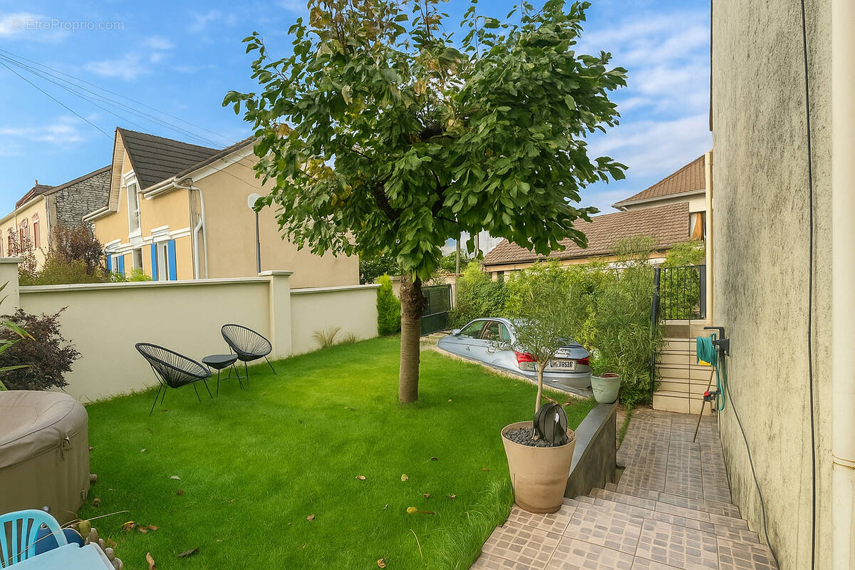 Maison à CHAMPIGNY-SUR-MARNE