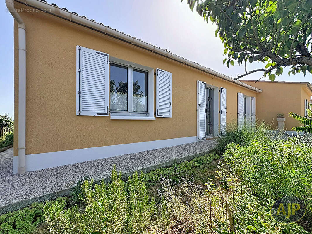 SAINT-DENIS-DU-PAYRE - Charmante maison de plain-pied 123 m² - photo 16