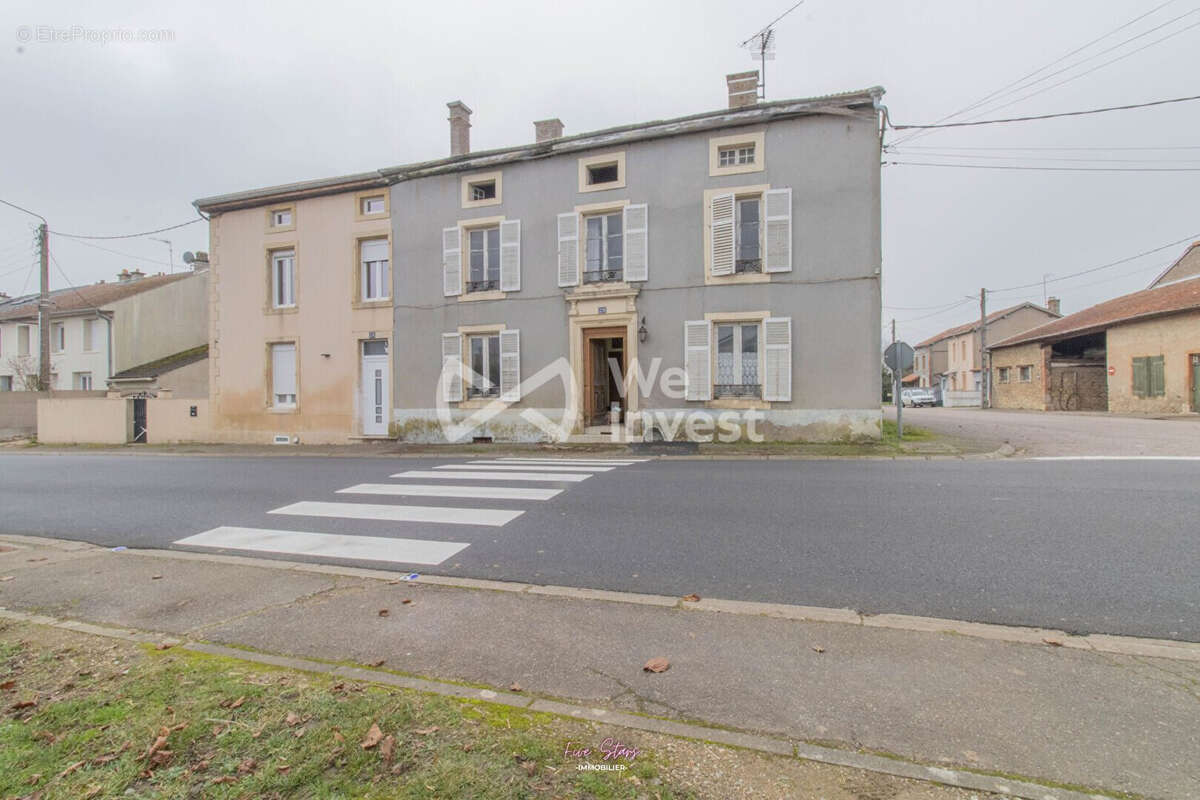 Maison 250 m² à Chambley-Bussieres  - photo 2